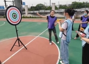 《美女飞镖小游戏：畅享独特投掷乐趣》