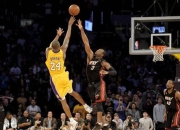 NBA篮球高光时刻：巨星绝杀+逆天扣篮_热血赛场全燃剪影