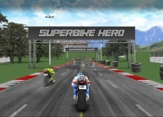 《超级摩托车小游戏：速度与激情之旅》