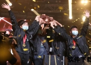 巅峰荣耀_世界杯颁奖盛典启幕：绿茵传奇加冕时刻