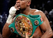 布拉德利VS梅威瑟：巅峰对决引爆拳坛焦点之战